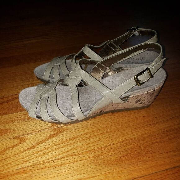 Naturalizer beige wedge sandals Womans Size 9m - Picture 2 of 7